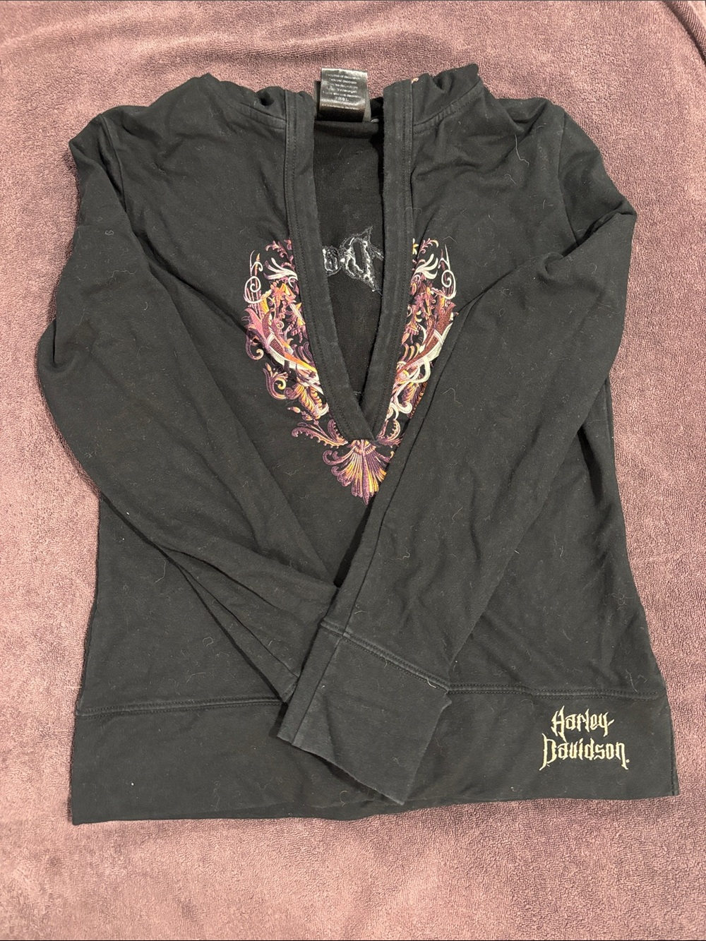 Harley-Davidson Black Pullover with Ornate Multicolor Heart Motif